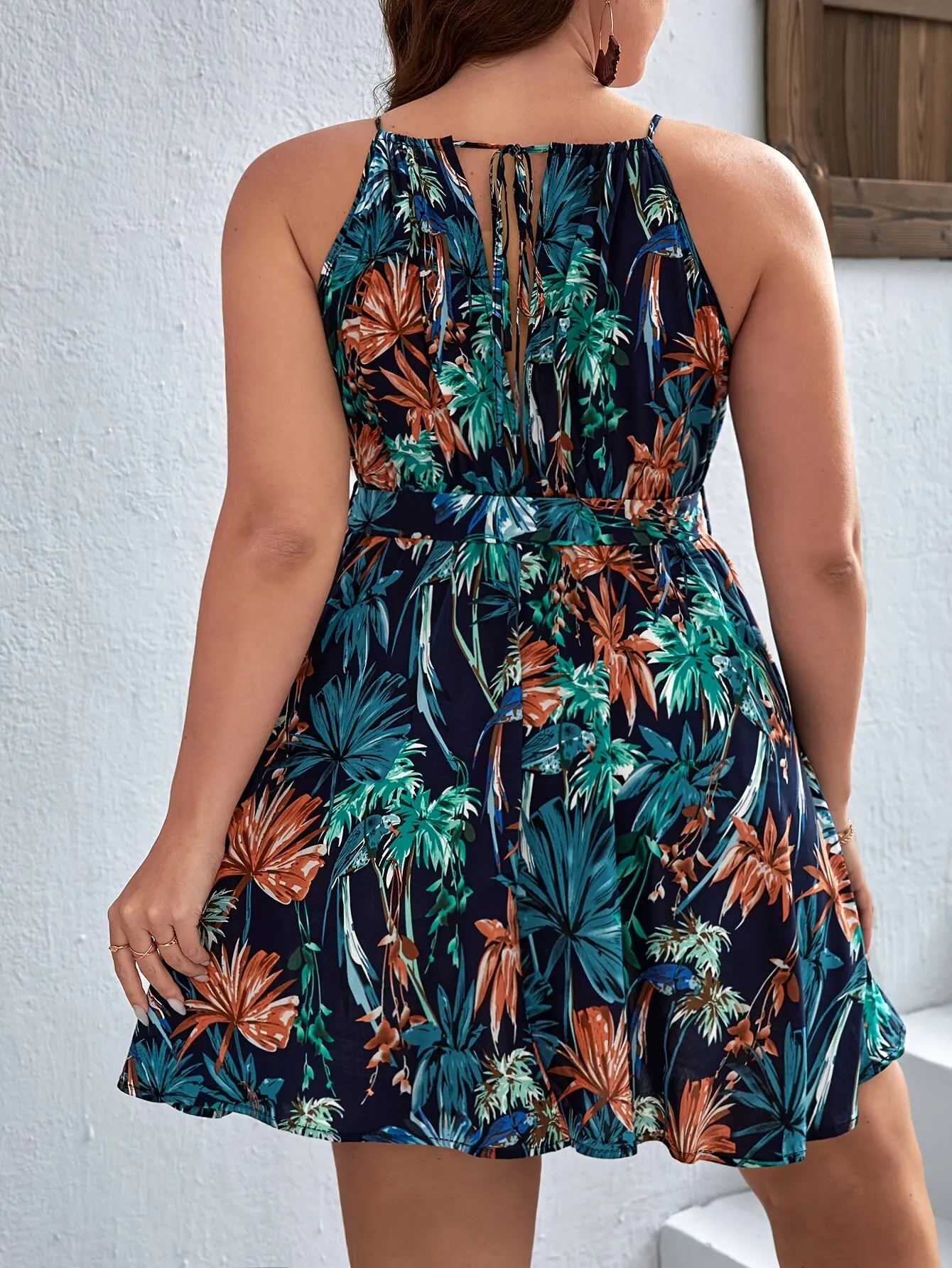 🌸 Halter Neck Dress with Vibrant Plant Print – Plus Size