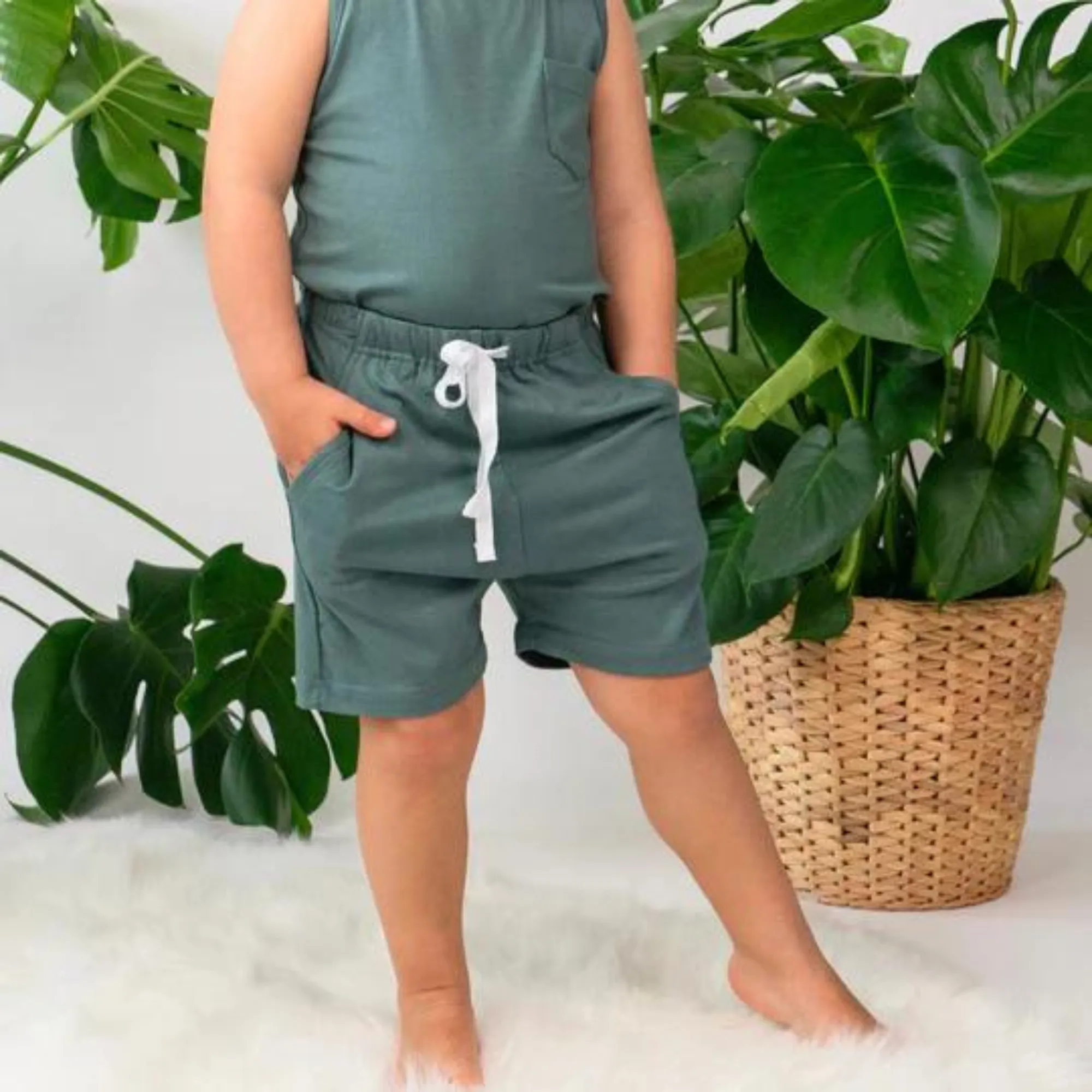 BELAN J Everyday Shorts - Leafy Green