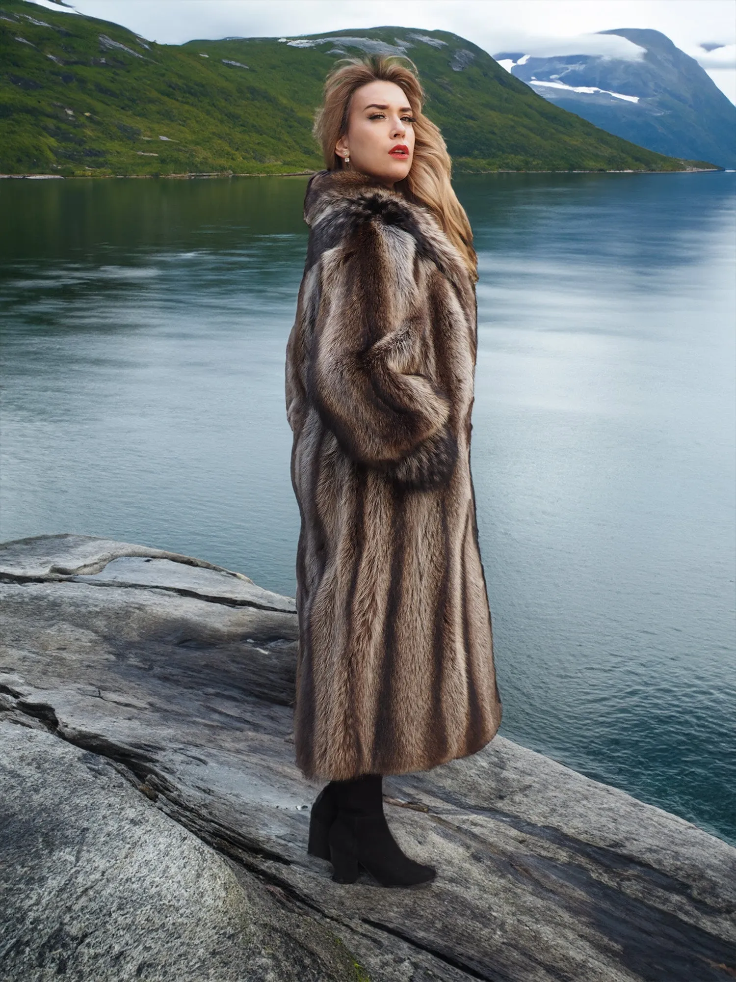 Raccoon Fur Coat Coats Silver Fox Cape Design By Renfrew M/L