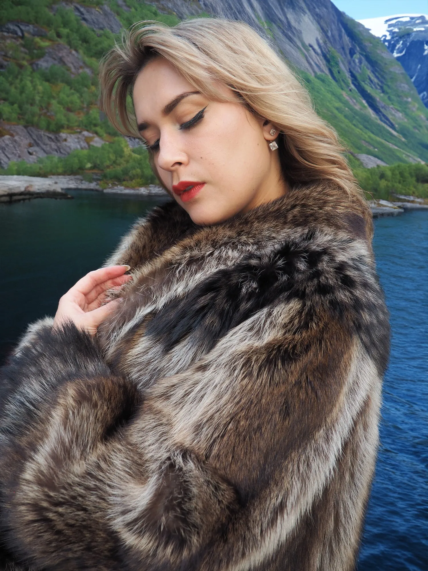 Raccoon Fur Coat Coats Silver Fox Cape Design By Renfrew M/L